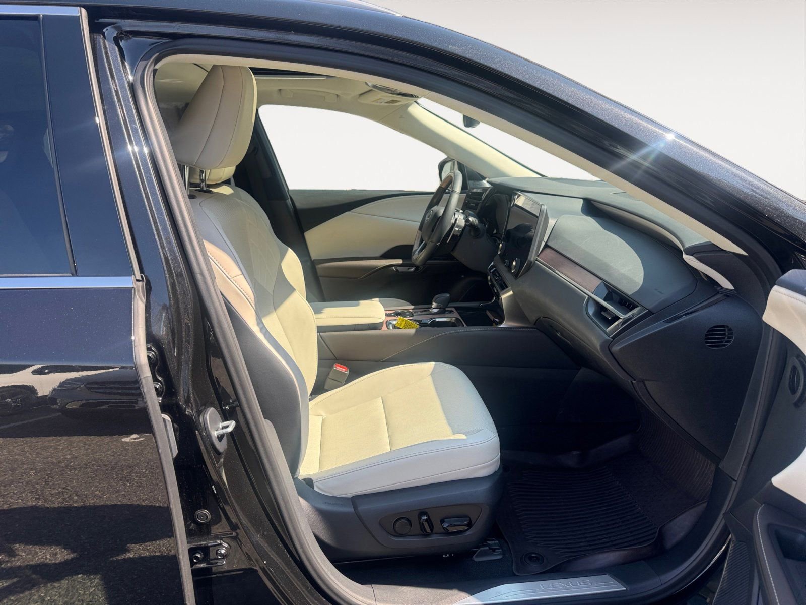 Used 2024 Lexus RX 350 Premium w/ Convenience Package AWD/4WD image 19
