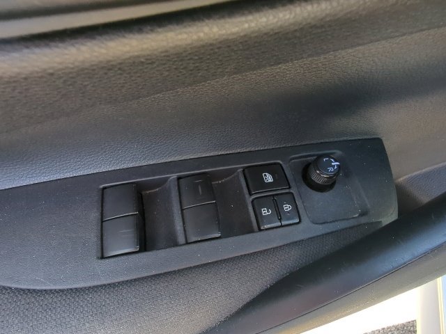 Used 2025 Toyota Corolla LE FWD image 12