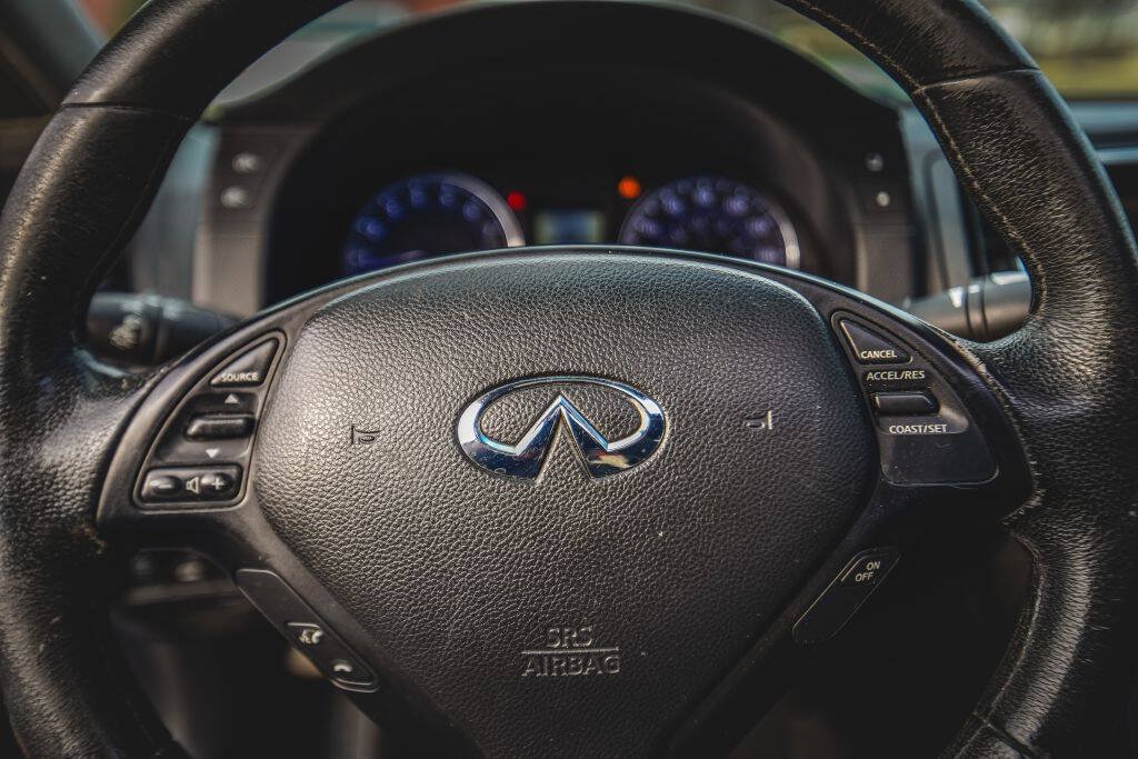 Used 2011 INFINITI G25 x w/ Moonroof Pkg AWD/4WD image 7