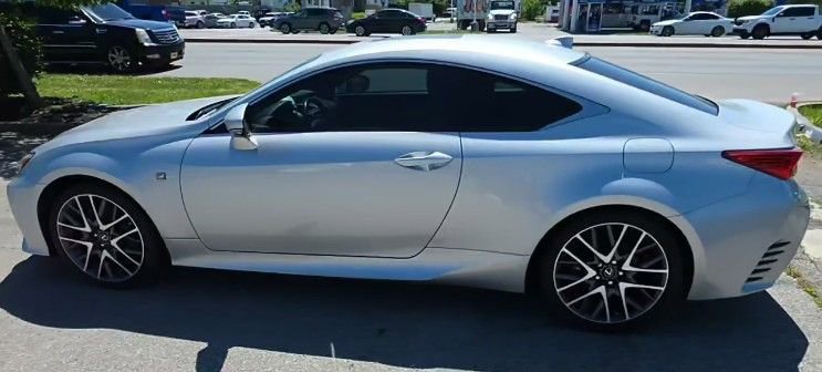 Used 2016 Lexus RC 200t RWD image 2