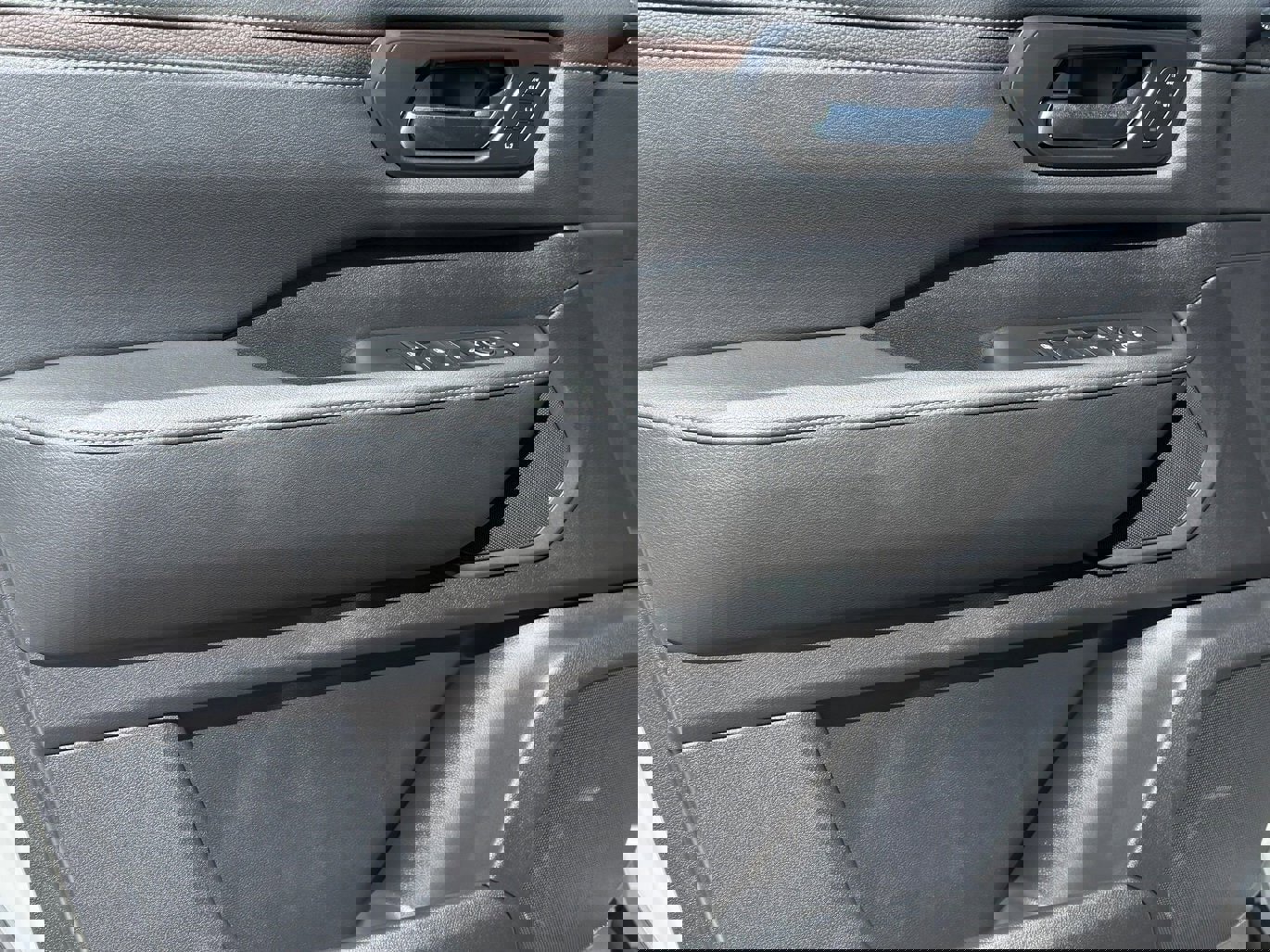 New 2026 Nissan Armada SL image 17