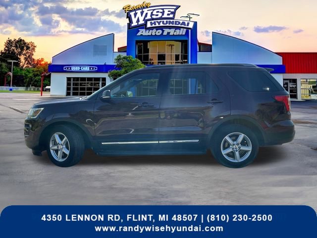 Used 2019 Ford Explorer XLT w/ Equipment Group 202A FWD image 3