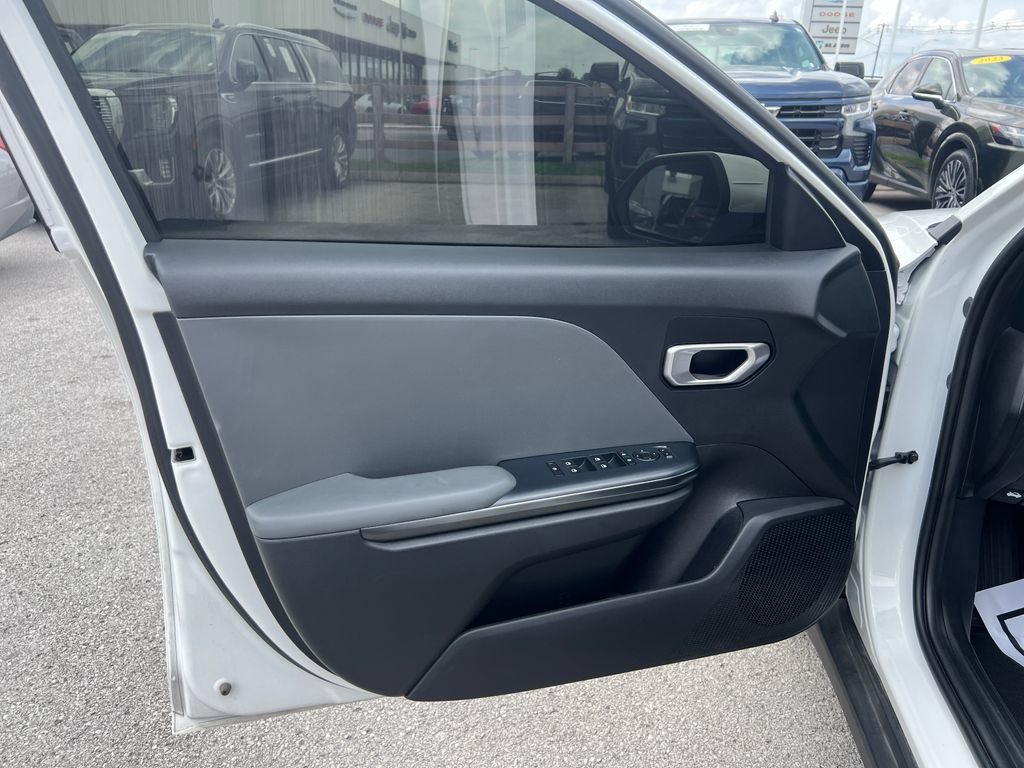 Certified 2025 Kia K4 FWD image 12