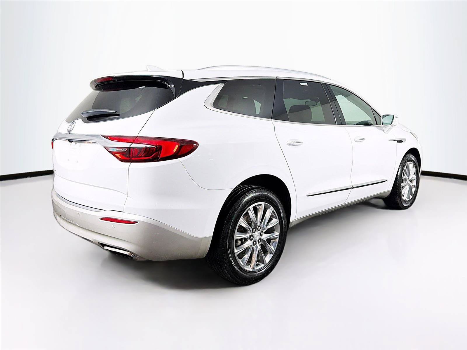 Used 2020 Buick Enclave Essence w/ Sound and Sites Package AWD/4WD image 11