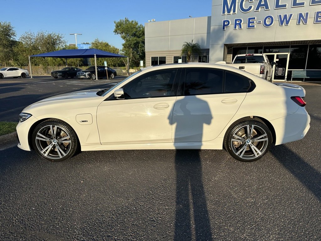 Used 2022 BMW 330e w/ M Sport Package image 3