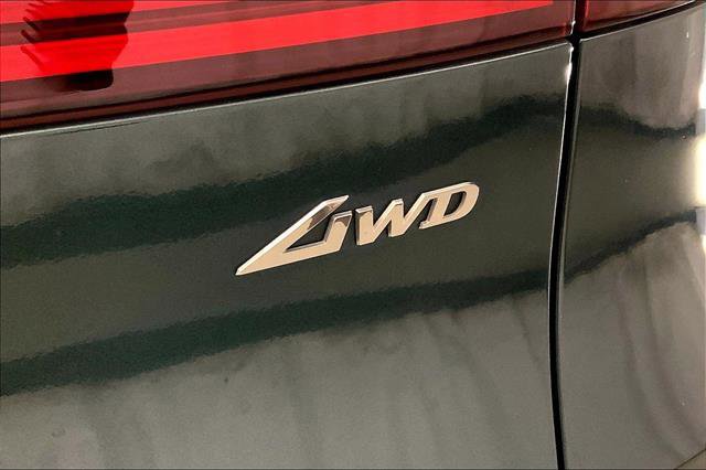 Used 2023 Genesis GV70 2.5T w/ Sport Prestige Package image 30