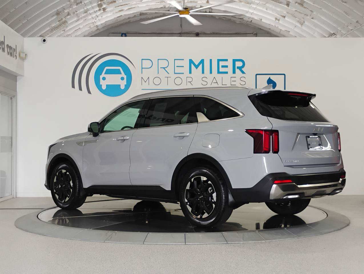Used 2025 Kia Sorento S w/ Panoramic Sunroof Package FWD image 4