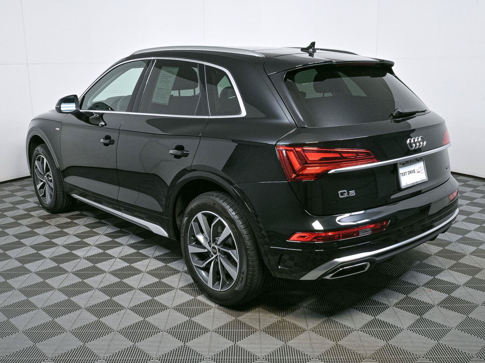 Used 2023 Audi Q5 2.0T Premium Plus w/ Premium Plus Package AWD/4WD image 29
