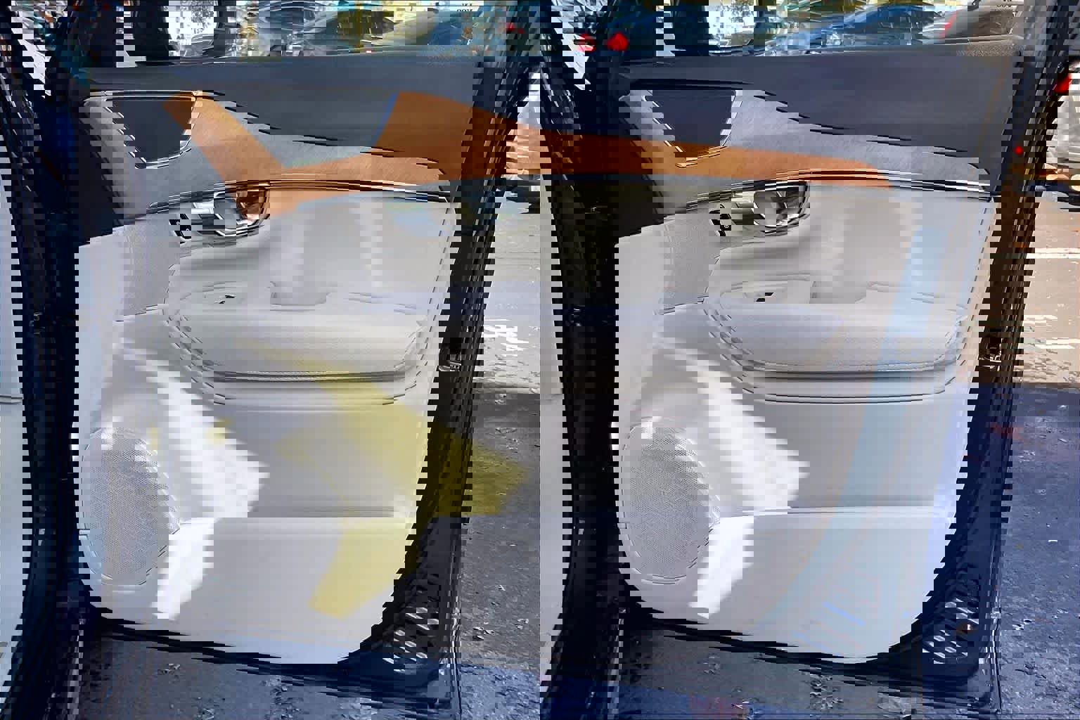 Used 2021 Volvo XC90 T5 Momentum w/ Protection Package Premier image 25