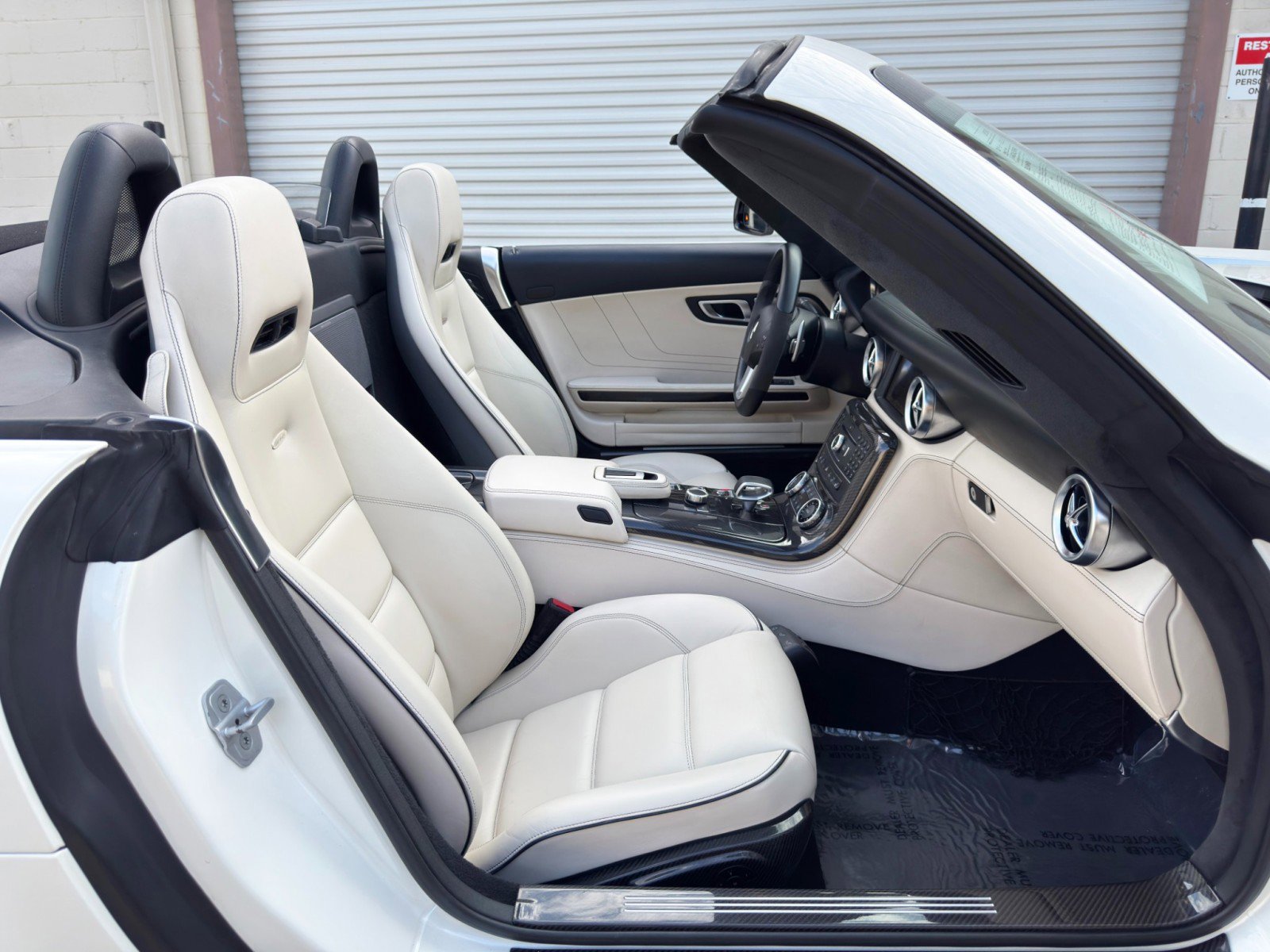 Used 2012 Mercedes-Benz SLS AMG Roadster image 17