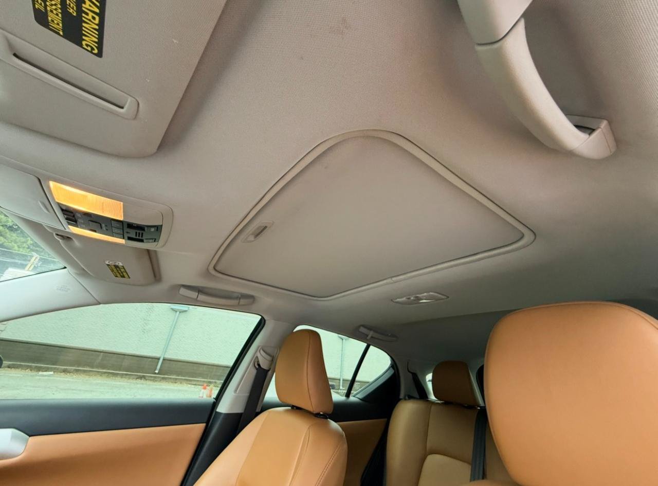 Used 2012 Lexus CT 200h Premium w/ Premium Audio Pkg FWD image 30