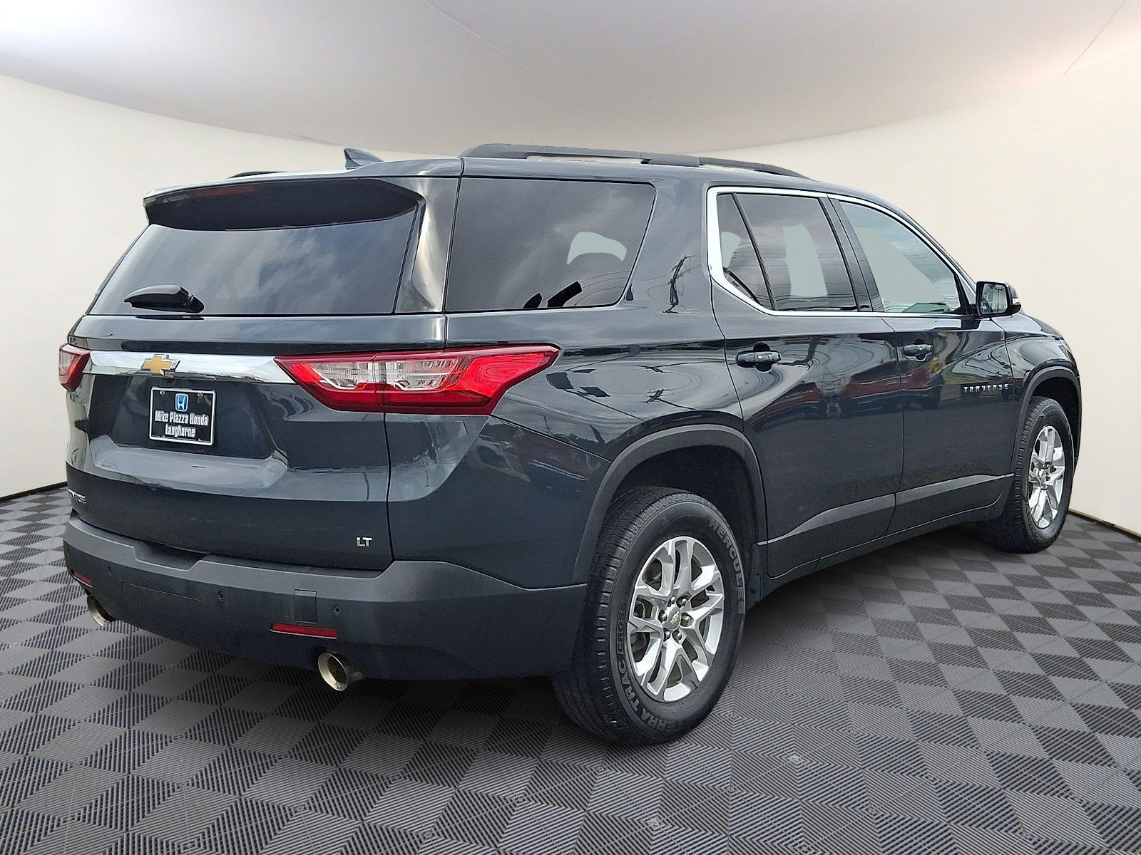 Used 2019 Chevrolet Traverse LT FWD image 7