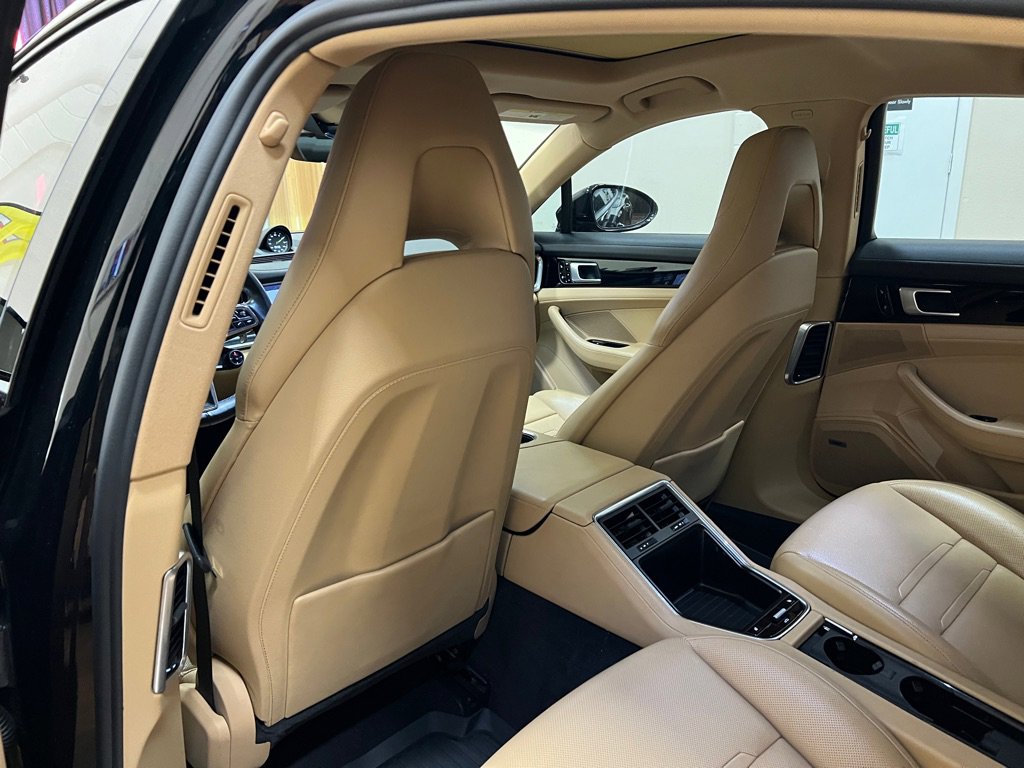 Used 2018 Porsche Panamera 4 w/ Premium Package Plus image 30