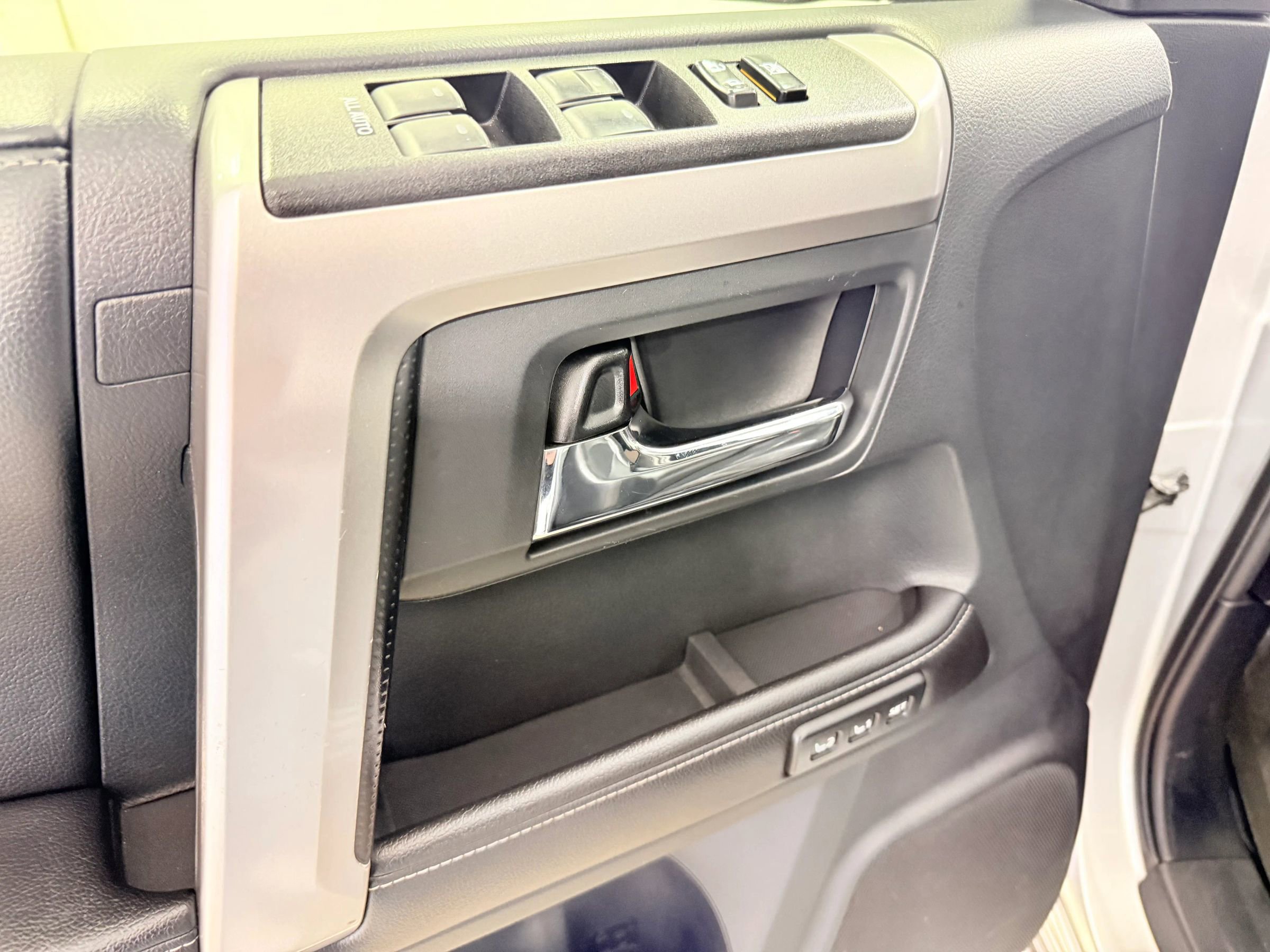 Used 2015 Toyota 4Runner Limited image 11