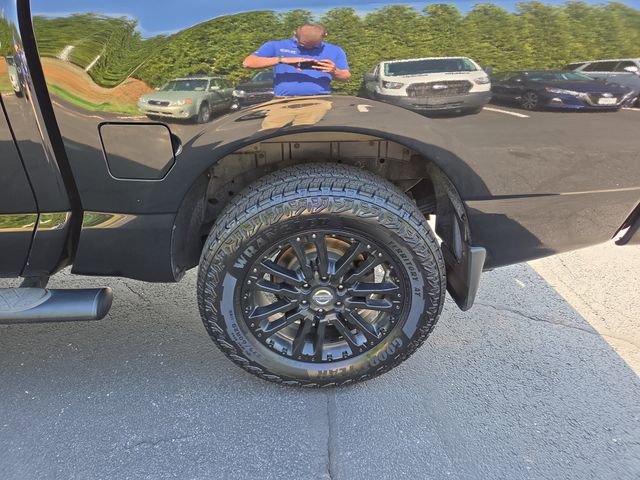 Used 2019 Nissan Titan SV w/ SV Convenience Package image 21