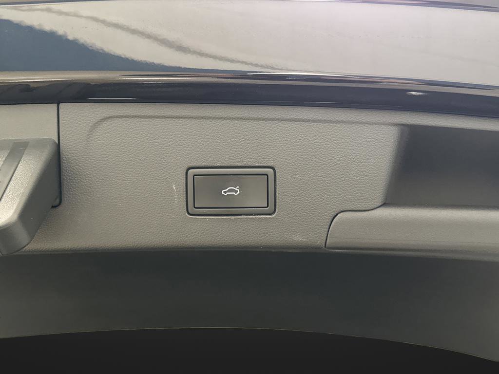 Used 2024 Volkswagen Atlas Cross Sport SEL R-Line image 16