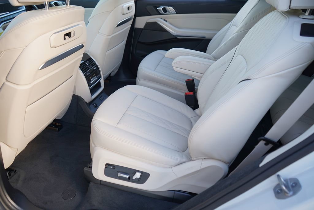 New 2026 BMW X7 M60i image 19