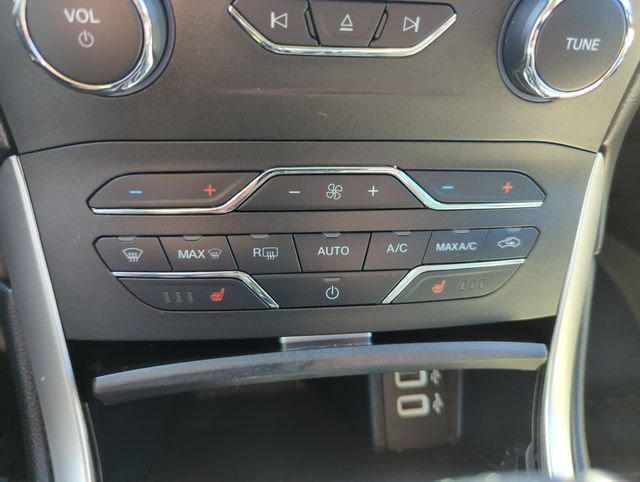 Used 2016 Ford Edge SEL w/ Equipment Group 201A FWD image 45