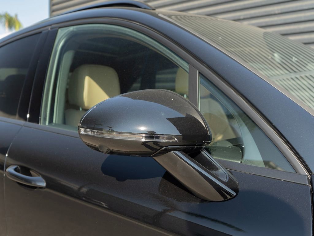 New 2025 Porsche Macan image 13