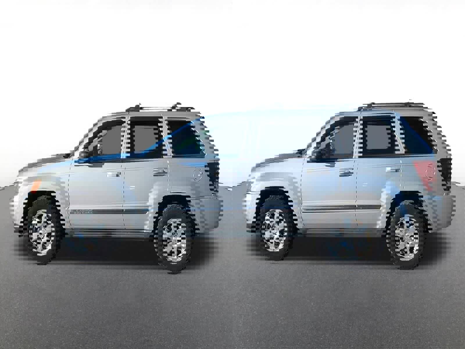 Used 2010 Jeep Grand Cherokee Laredo image 3