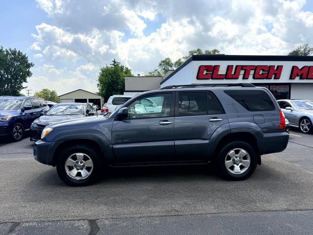 Used 2006 Toyota 4Runner SR5 AWD/4WD image 2