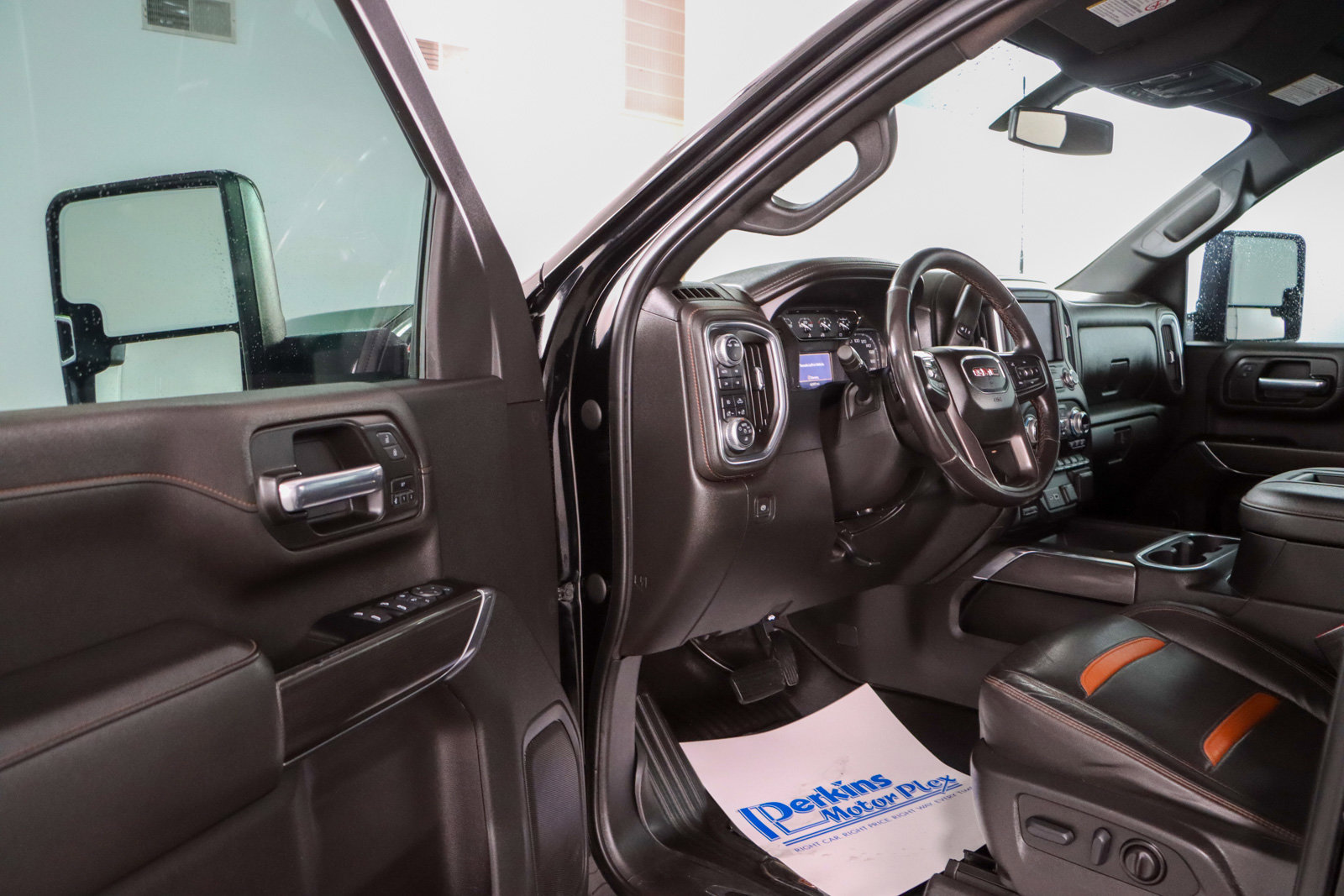 Used 2022 GMC Sierra 2500 AT4 w/ Gooseneck/5TH Wheel Package image 3