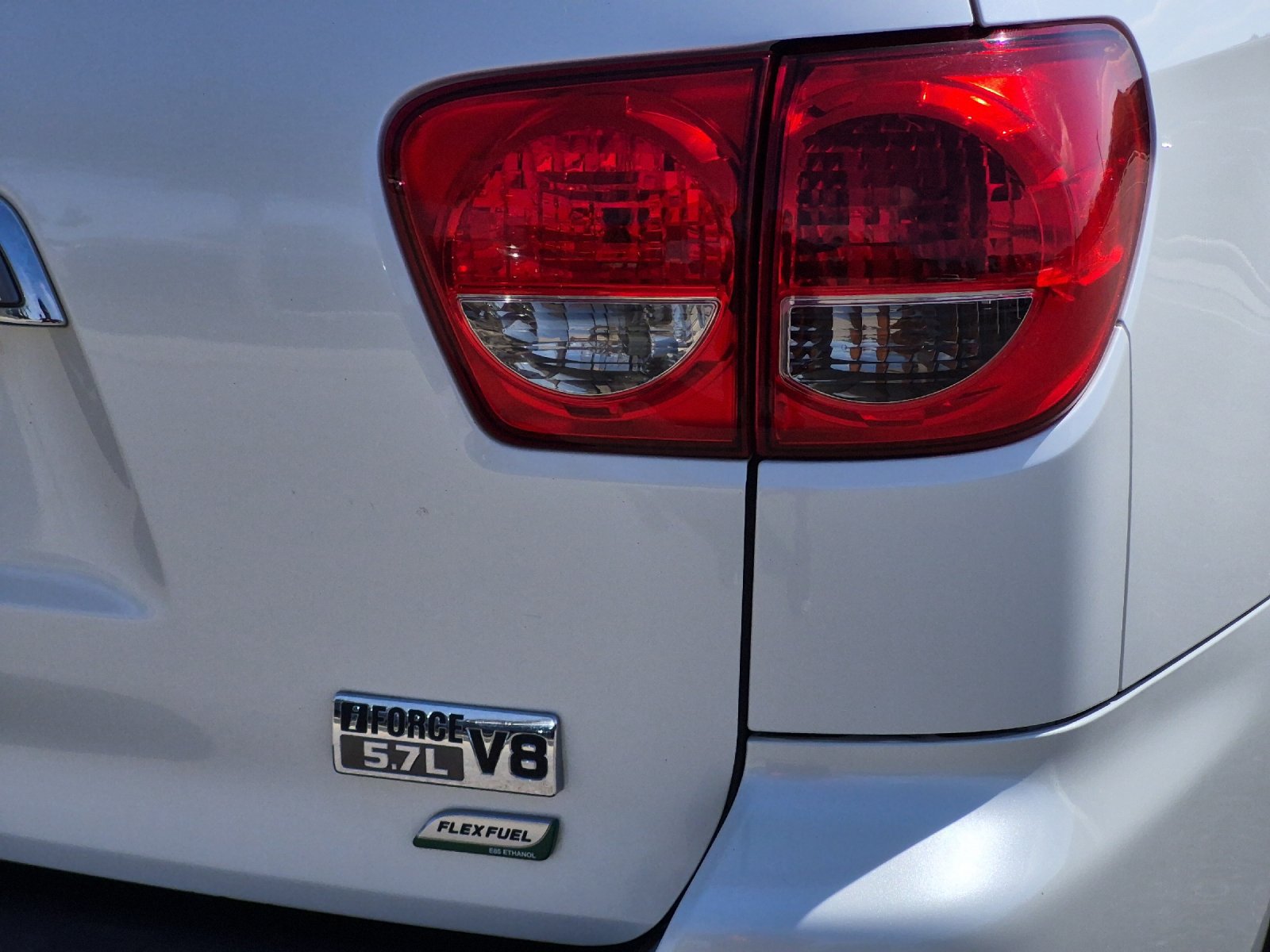Used 2014 Toyota Sequoia Platinum AWD/4WD image 26