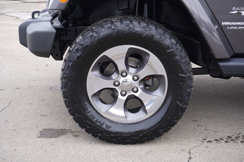 Used 2018 Jeep Wrangler Unlimited Sahara w/ Max Tow Package image 10