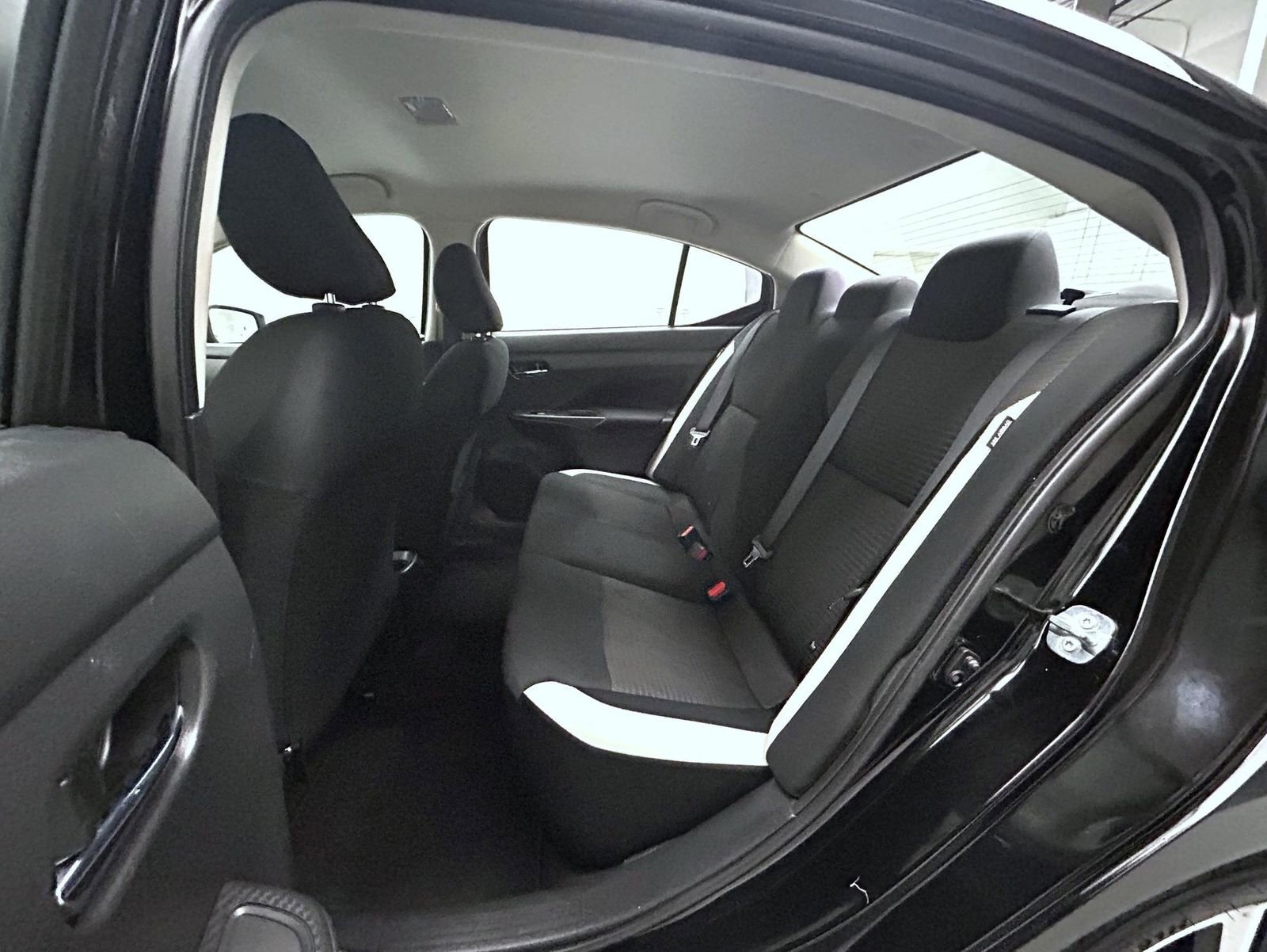 Used 2022 Nissan Versa SV FWD image 19