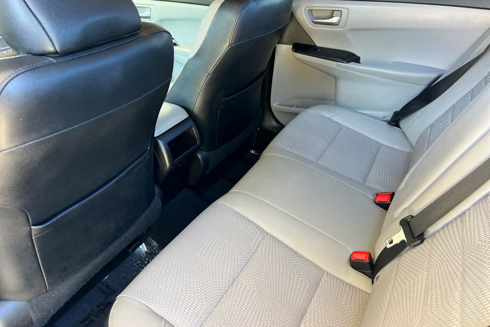 Used 2017 Toyota Camry SE FWD image 4