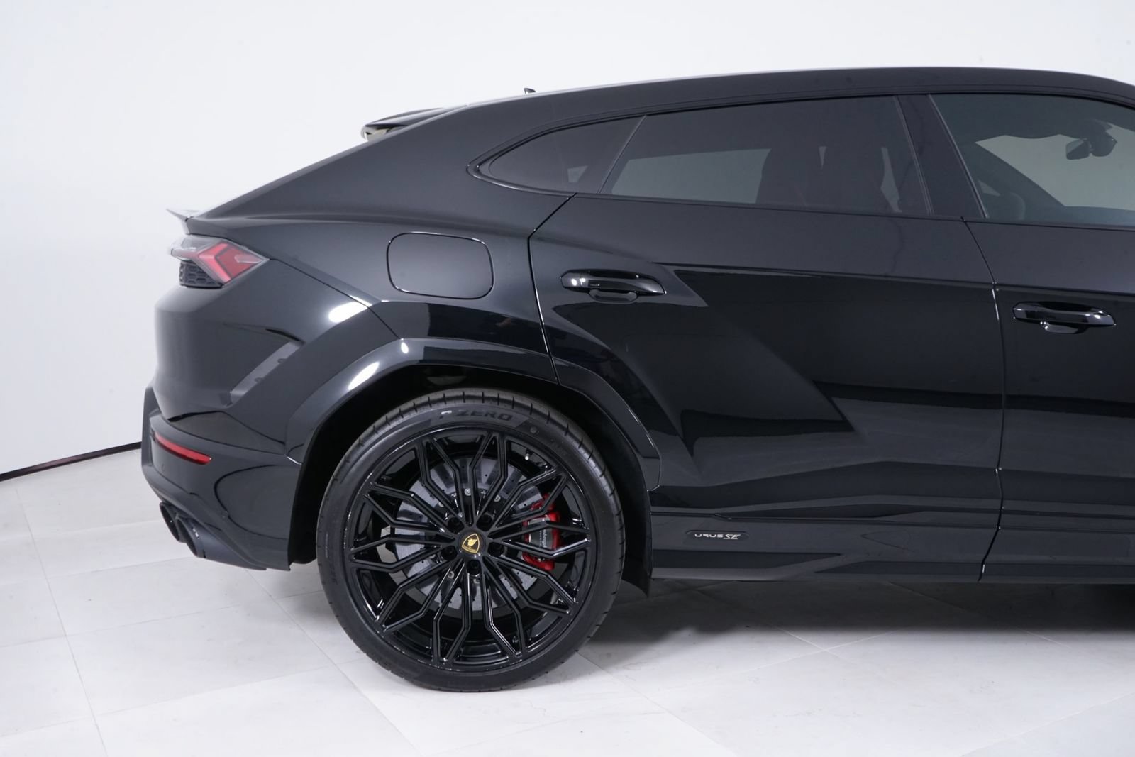 Used 2025 Lamborghini Urus S AWD/4WD image 13