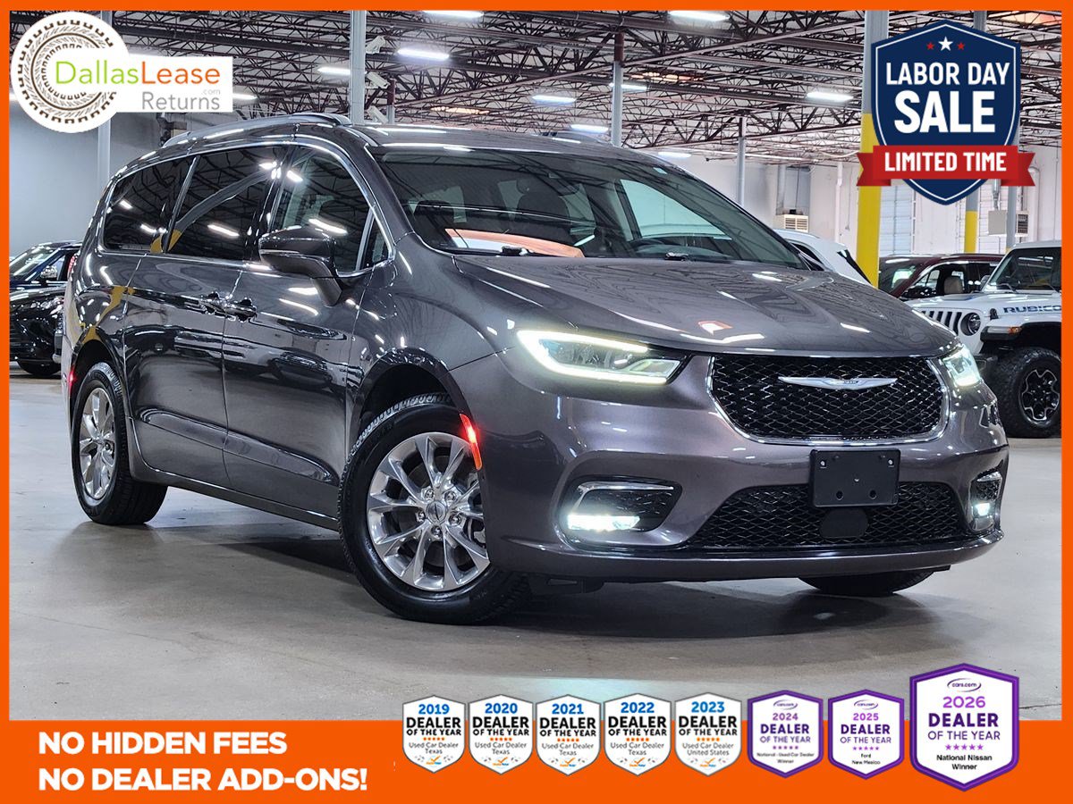 Used 2022 Chrysler Pacifica Touring-L w/ Uconnect Theater Family Group AWD/4WD video 1