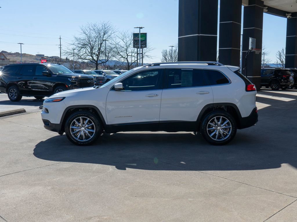 Used 2018 Jeep Cherokee Limited w/ Luxury Group image 4