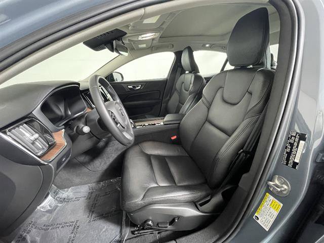 Used 2023 Volvo S60 B5 Plus image 9