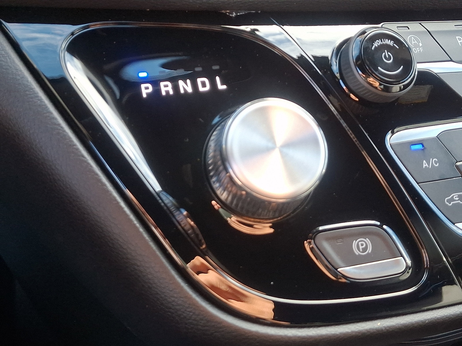 New 2027 Chrysler Pacifica Select AWD/4WD image 12