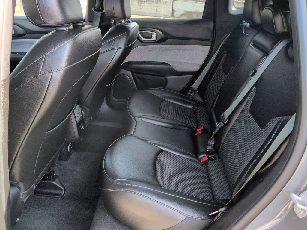 Used 2024 Jeep Compass Latitude image 20