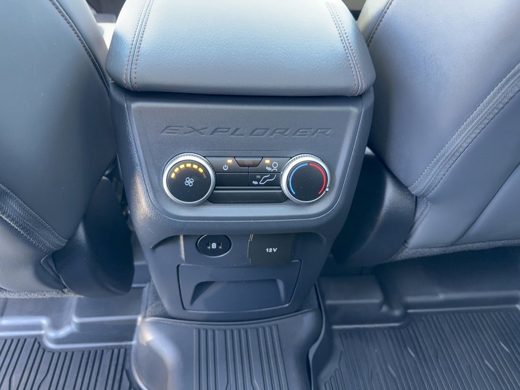 Certified 2025 Ford Explorer Active w/ Active Comfort Package image 33