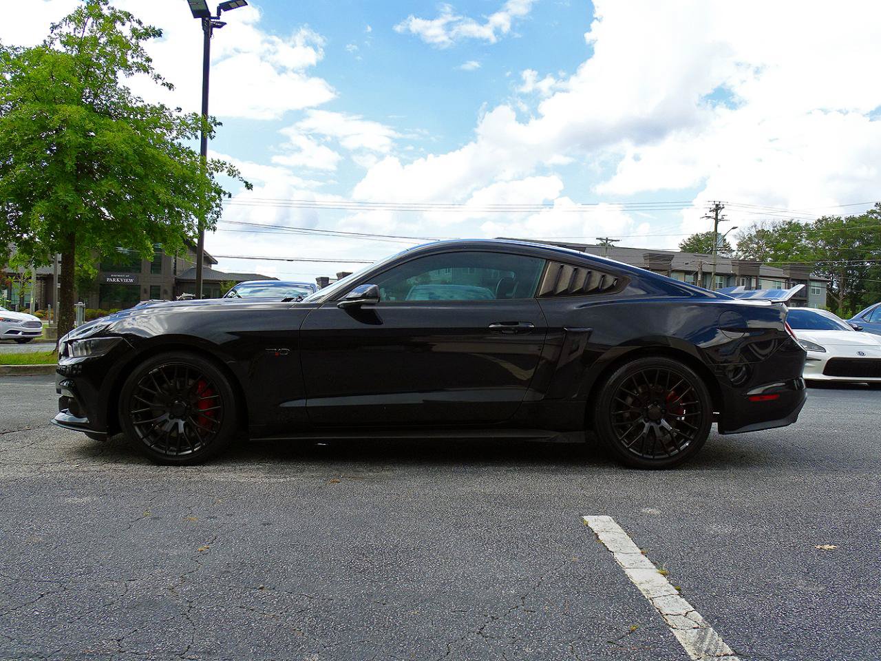 Used 2017 Ford Mustang GT Premium w/ Equipment Group 401A RWD image 10