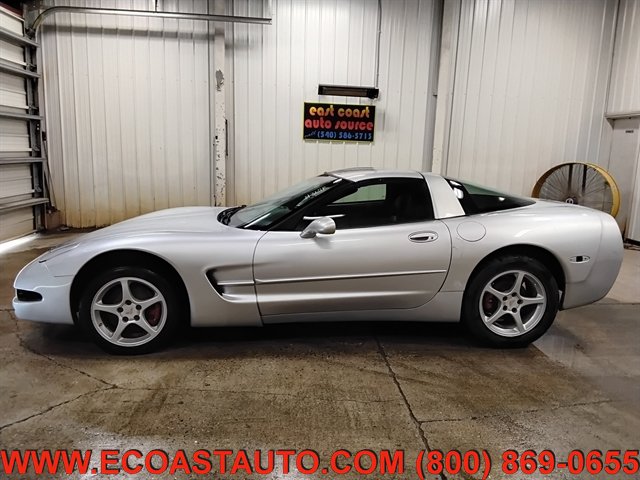 Used 2001 Chevrolet Corvette Coupe w/ Preferred Equipment Group2 RWD image 5