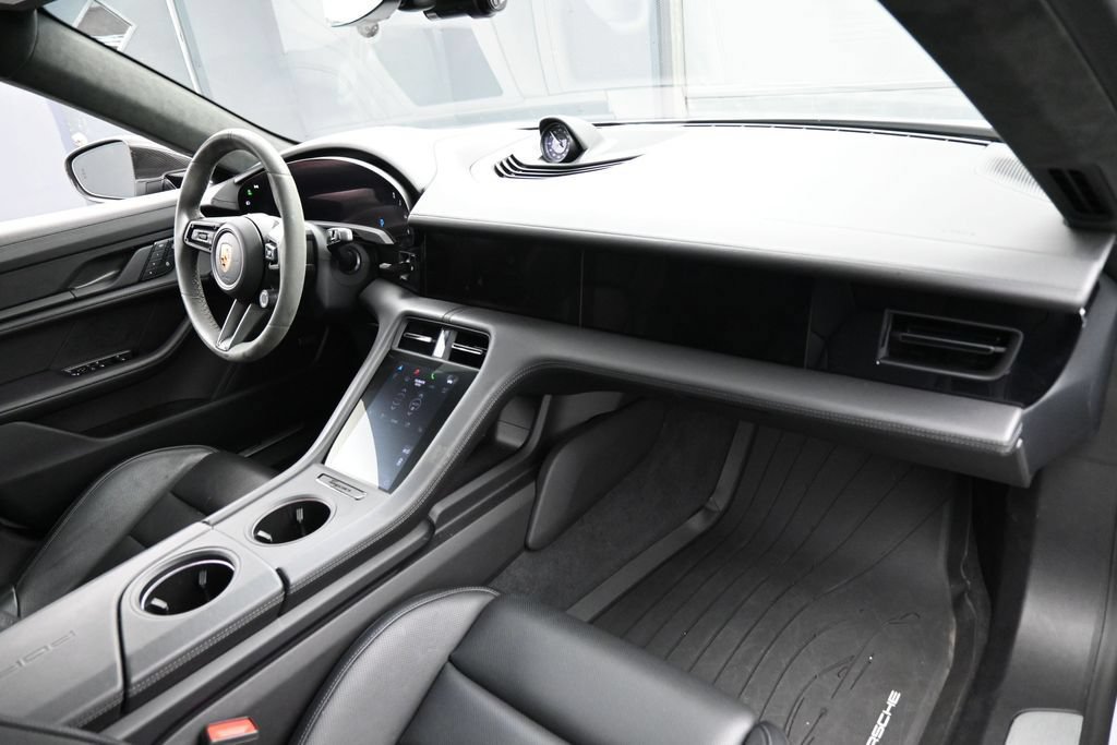 Certified 2024 Porsche Taycan 4S AWD/4WD image 32