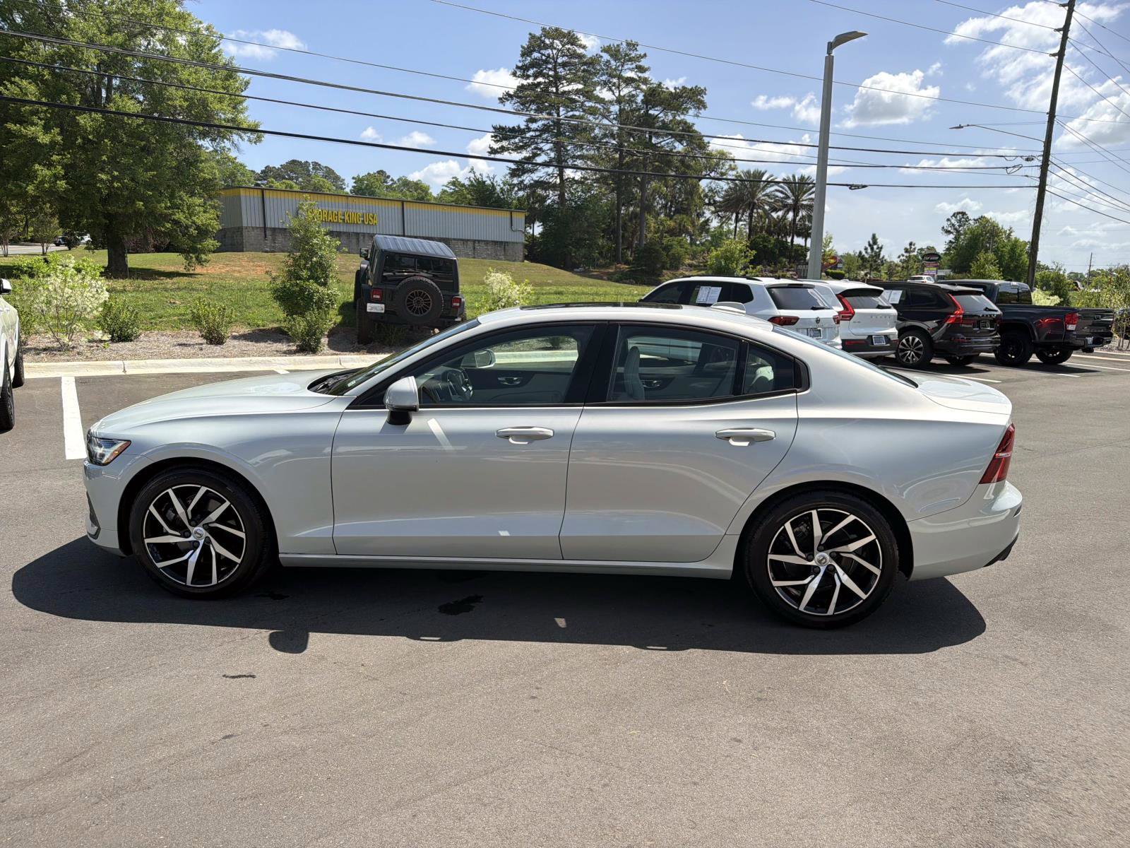Used 2020 Volvo S60 T5 Momentum image 8