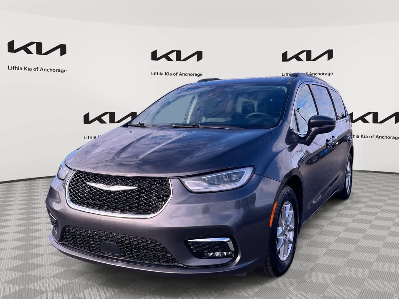 Used 2022 Chrysler Pacifica Touring-L