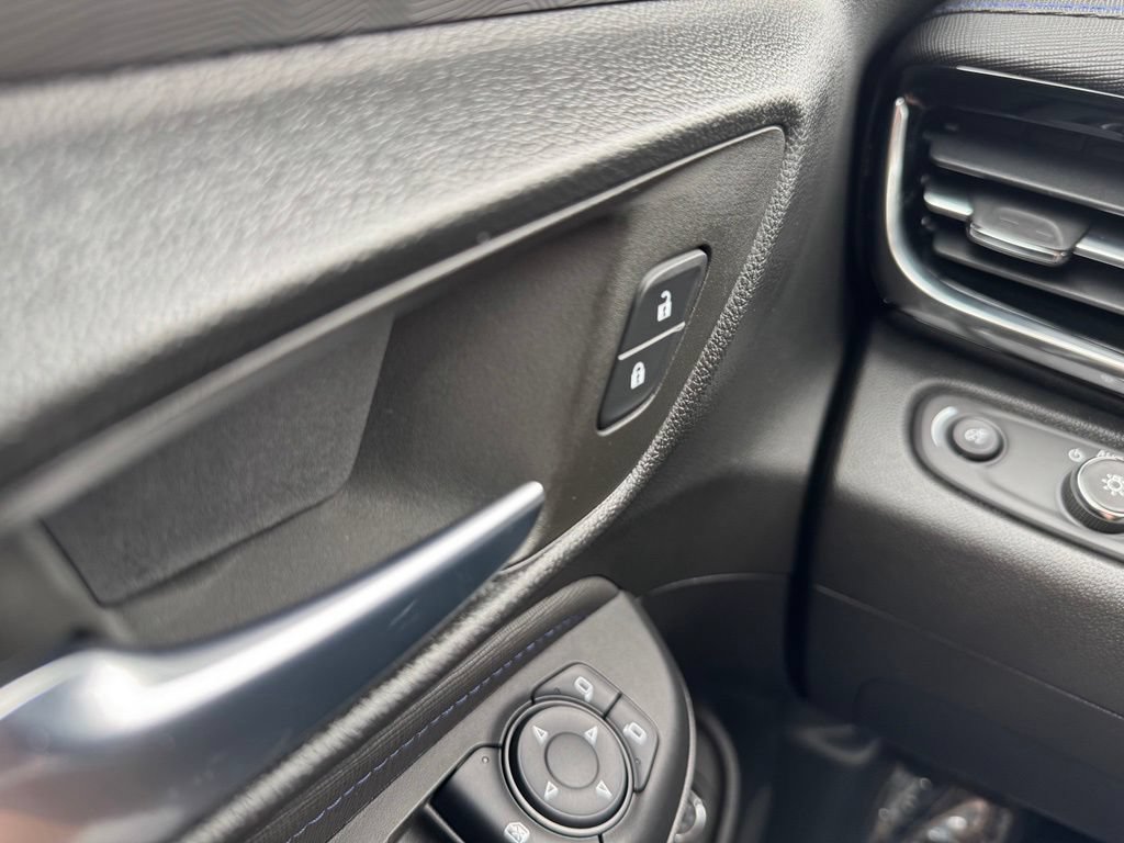 Used 2024 Buick Envista Sport Touring w/ Convenience I Package FWD image 31