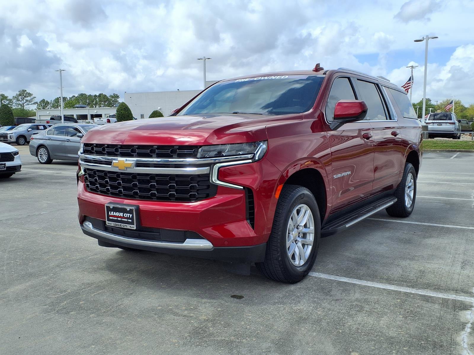 Used 2022 Chevrolet Suburban LS image 3