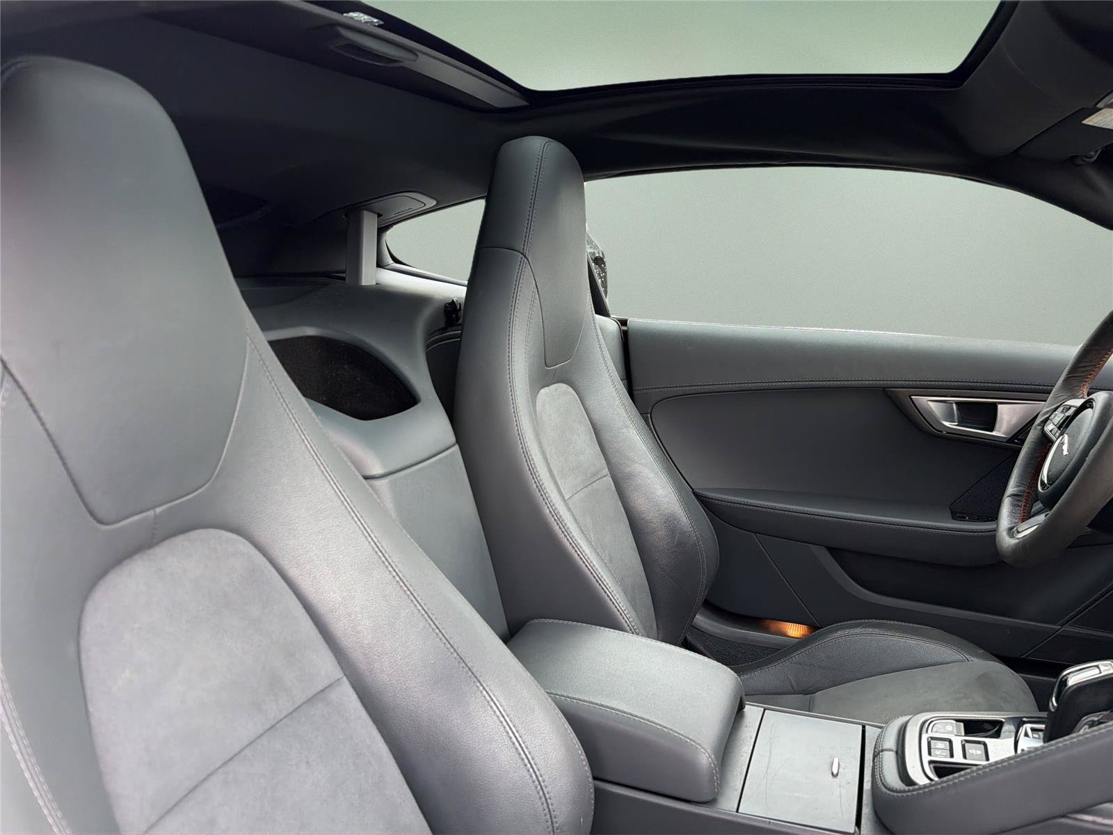 Used 2015 Jaguar F-TYPE S RWD image 20