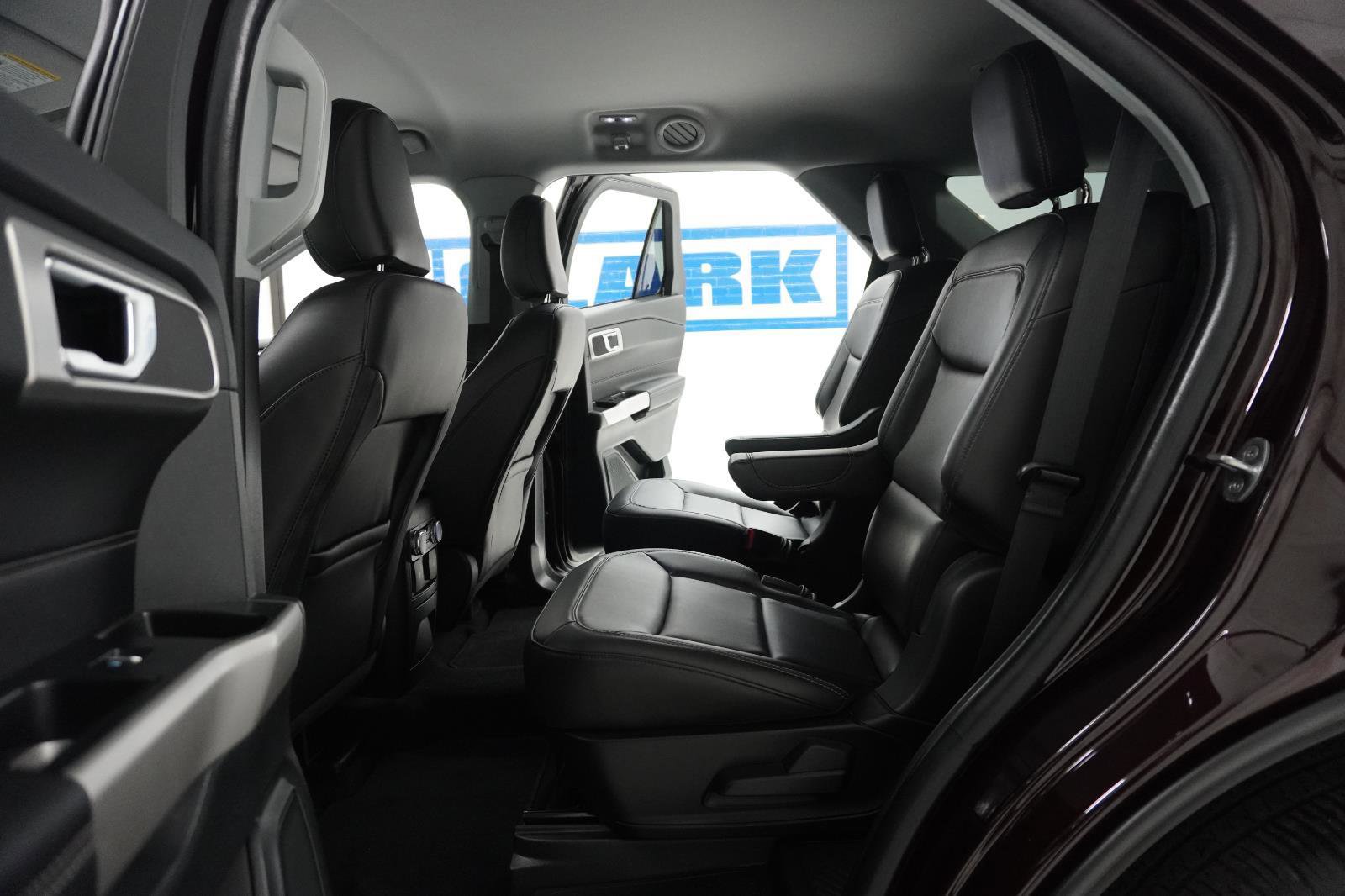 Used 2023 Ford Explorer XLT w/ Equipment Group 202A RWD image 33