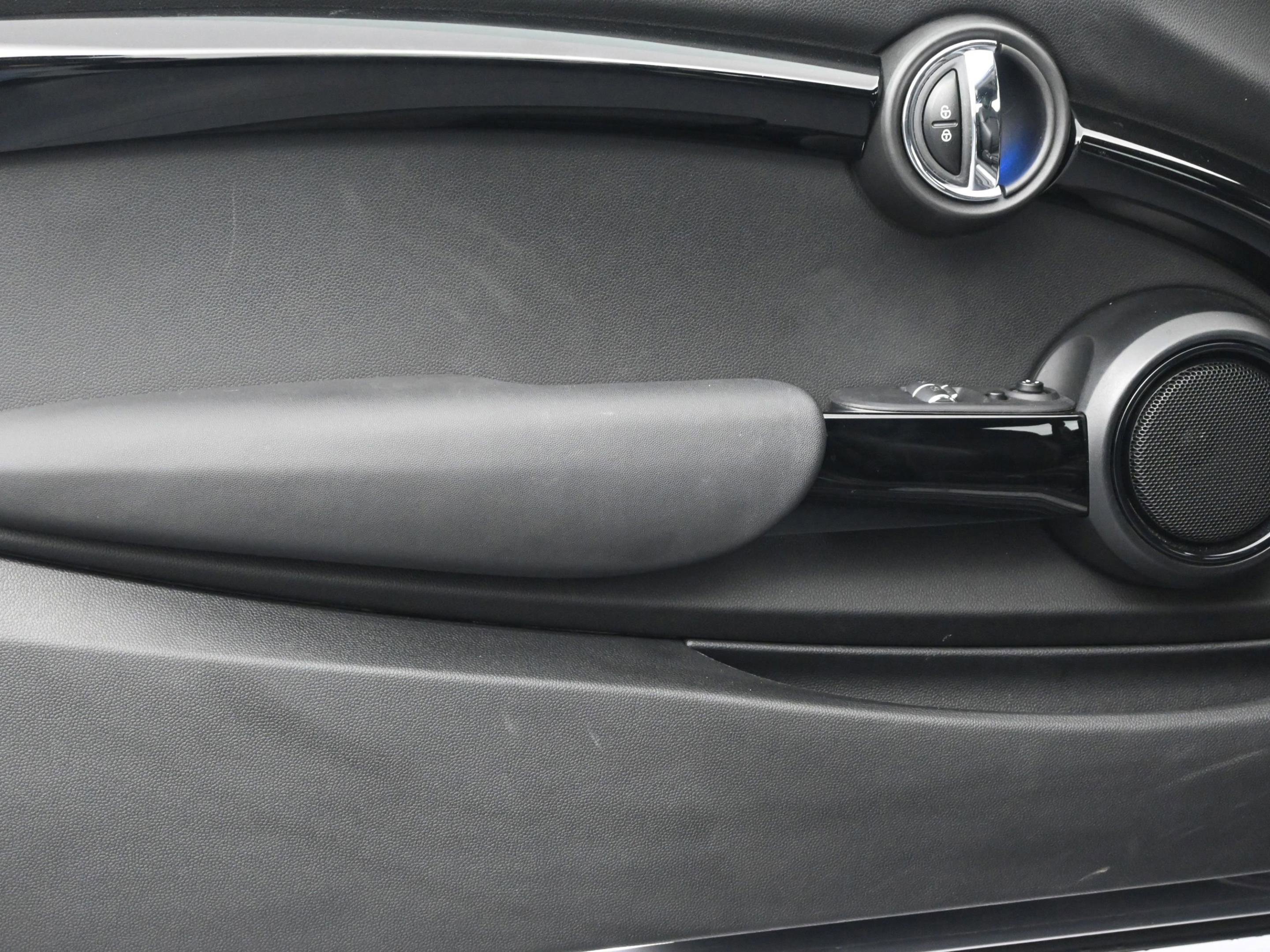 Used 2021 MINI Cooper S w/ 6.5" Touchscreen Package image 35