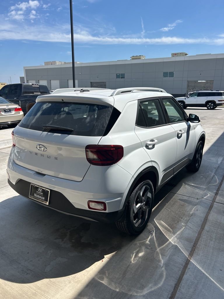 New 2026 Hyundai Venue SEL image 4