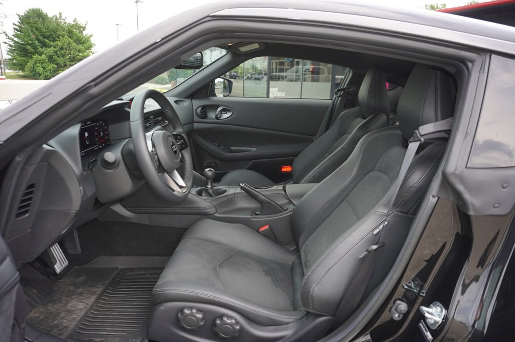Used 2023 Nissan Z w/ Floor Mat Package (L93) RWD image 40