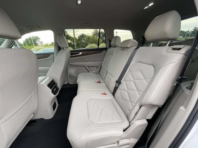 Certified 2026 Volkswagen Atlas SE w/ Black Wheel Package FWD image 13
